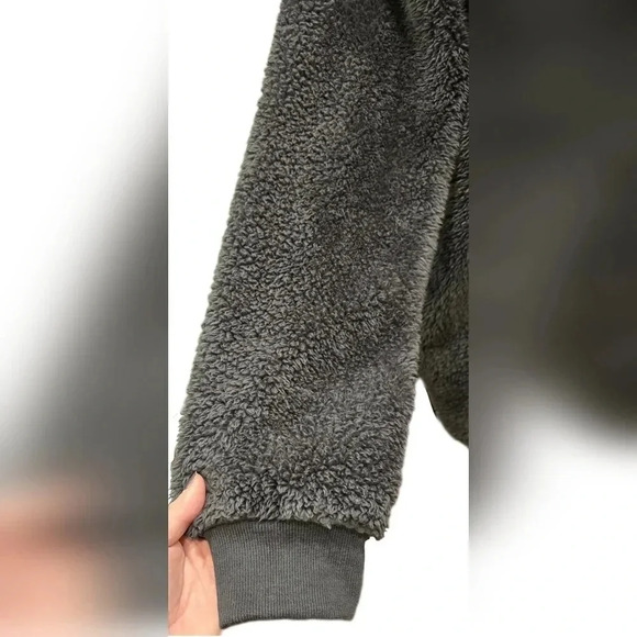 No Brand, Size M, Grey Teddy Half-Zip Pullover - Picture 11 of 13